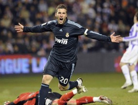 世俱杯直播-西甲2002-2003赛季积分榜球队积分对比